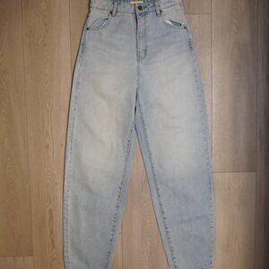 Rolla's Women's Blue Jeans size 26 balloon style